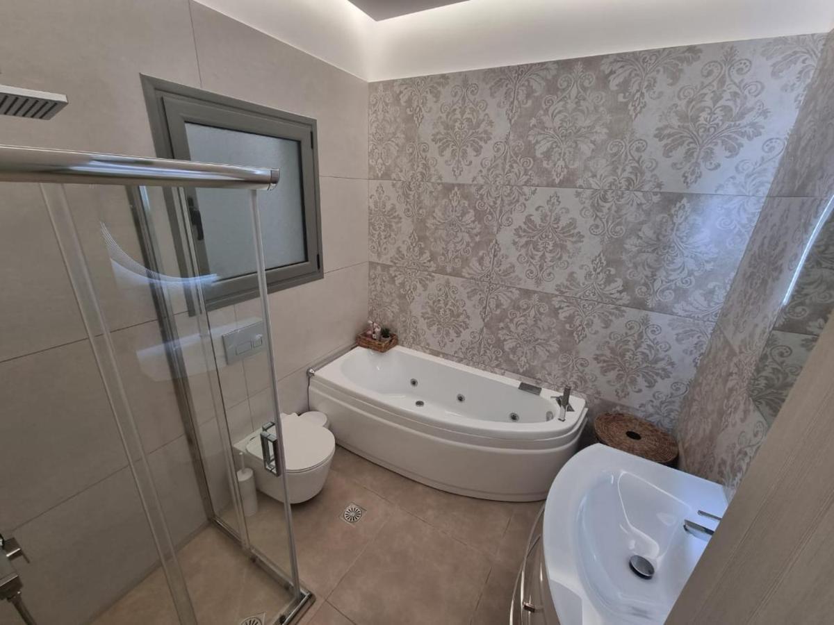Agora Luxury Apartment 1 Loutráki Exterior foto